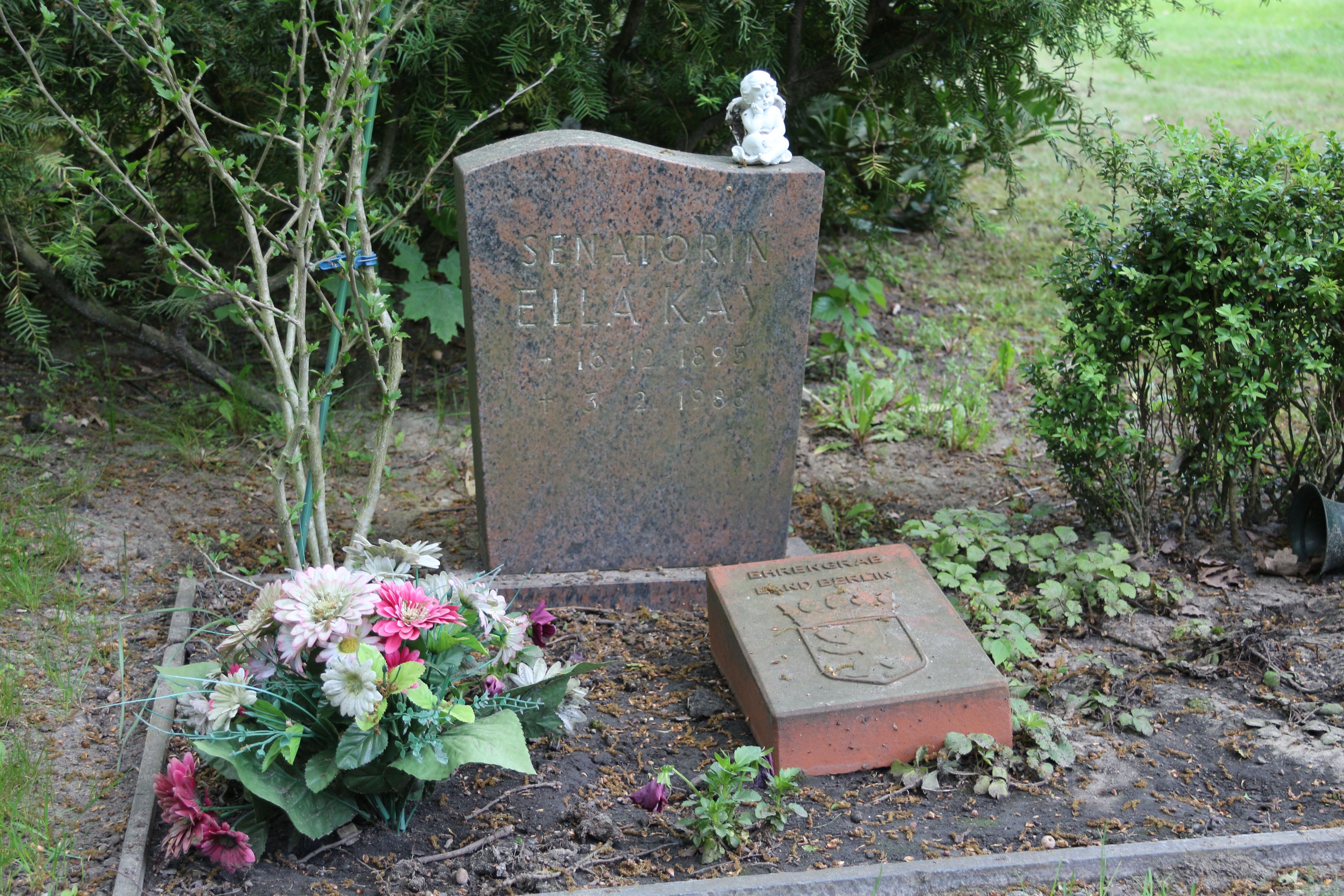 Ehrengrab von Ella Kay auf dem Parkfriedhof Neukölln