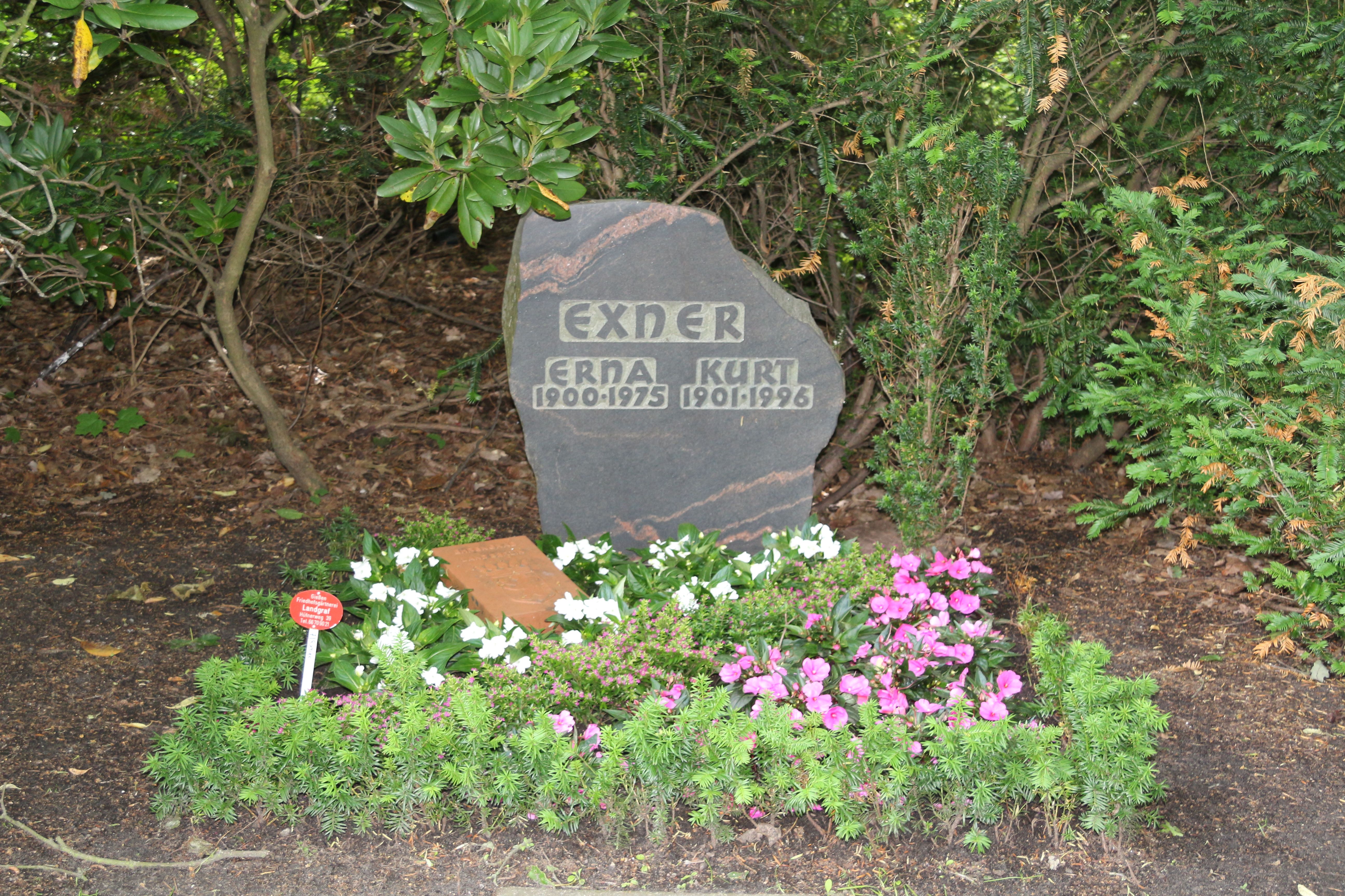 Ehrengrab von Kurt Exner auf dem Parkfriedhof Neukölln